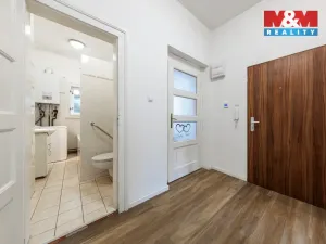 Prodej bytu 3+1, Karlovy Vary - Drahovice, Americká, 92 m2