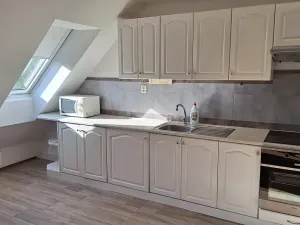 Pronájem bytu 2+kk, Praha - Záběhlice, náměstí Mezi zahrádkami, 60 m2