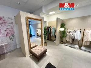 Pronájem obchodního prostoru, Hradec Králové - Pražské Předměstí, Dukelská třída, 6 m2