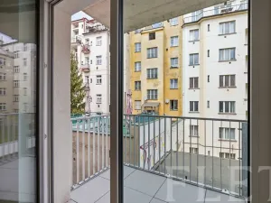 Pronájem bytu 1+kk, Praha - Vršovice, Krymská, 23 m2