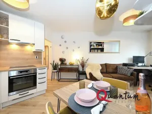 Pronájem bytu 2+kk, Praha - Karlín, U Sluncové, 40 m2