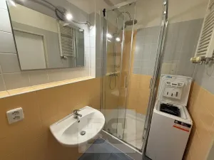 Pronájem bytu 1+kk, Praha - Kbely, Pod Nouzovem, 31 m2