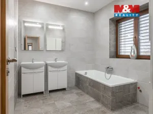 Prodej rodinného domu, Neustupov, 450 m2