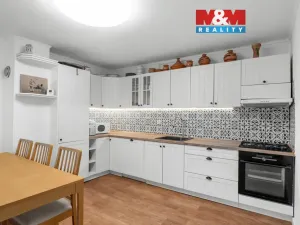 Prodej rodinného domu, Peruc - Černochov, 288 m2