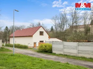 Prodej rodinného domu, Peruc - Černochov, 288 m2