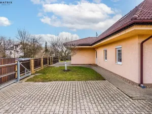 Prodej rodinného domu, Praha - Písnice, V zákopech, 294 m2