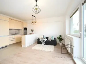Pronájem bytu 2+kk, Praha - Kbely, Toužimská, 47 m2