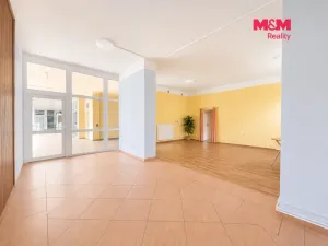 Pronájem obchodního prostoru, Orlová - Lutyně, Masarykova třída, 69 m2
