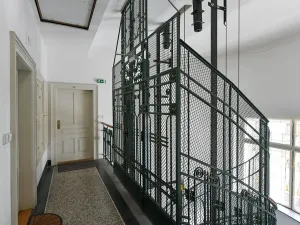 Prodej atypického bytu, Praha, Valentinská, 108 m2