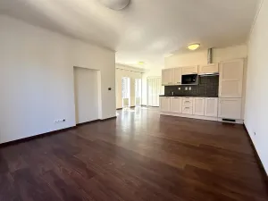 Pronájem bytu 1+kk, Praha - Libeň, Zenklova, 77 m2