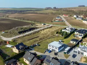 Prodej pozemku, Holubice, 703 m2