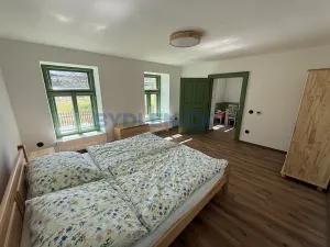 Pronájem vícegeneračního domu, Slavče, 333 m2