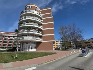 Pronájem obchodního prostoru, Praha - Jinonice, U kříže, 121 m2