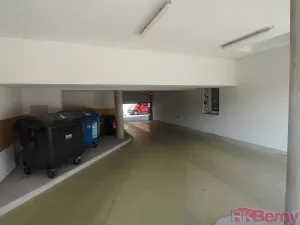 Pronájem garážového stání, Brno, Spolková, 13 m2