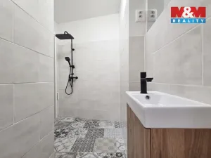 Pronájem bytu 3+1, Karlovy Vary, I. P. Pavlova, 80 m2