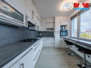 Prodej bytu 2+1, Karlovy Vary - Bohatice, Ostrovská, 68 m2