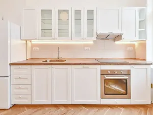 Pronájem bytu 3+1, Praha - Malá Strana, Karmelitská, 95 m2