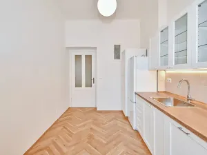 Pronájem bytu 3+1, Praha - Malá Strana, Karmelitská, 95 m2