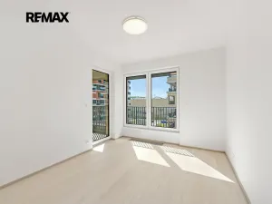 Pronájem bytu 3+kk, Praha - Hloubětín, Poděbradská, 77 m2