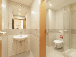 Pronájem kanceláře, Praha - Smíchov, Karla Engliše, 63 m2