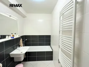 Pronájem bytu 2+kk, Praha - Štěrboholy, Kryšpínova, 63 m2