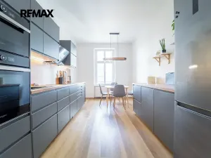 Prodej bytu 2+1, Praha - Karlín, Pernerova, 62 m2