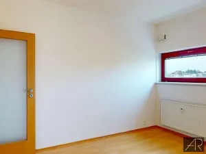 Pronájem bytu 3+kk, Praha - Podolí, Jeremenkova, 84 m2