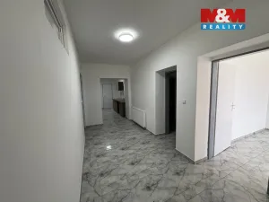 Pronájem bytu 3+kk, Bělá pod Bezdězem, Masarykovo náměstí, 80 m2