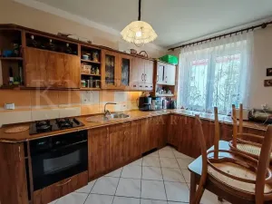 Prodej bytu 3+1, Ostrov, Hlavní třída, 76 m2