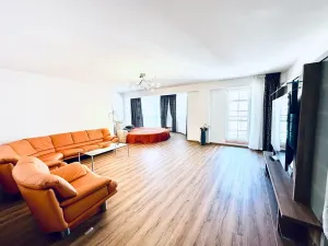 Prodej bytu 4+kk, Karlovy Vary, Zámecký vrch, 177 m2