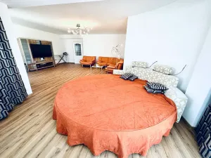 Prodej bytu 4+kk, Karlovy Vary, Zámecký vrch, 177 m2