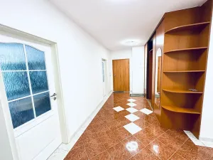 Prodej bytu 4+kk, Karlovy Vary, Zámecký vrch, 177 m2