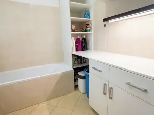 Prodej bytu 1+kk, Praha - Libuš, Dobronická, 42 m2