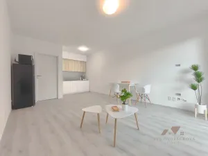 Pronájem bytu 1+kk, Zlín - Malenovice, Pod Hradem II, 27 m2