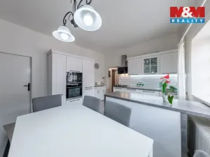 Prodej rodinného domu, Cheb, Kostelní náměstí, 148 m2