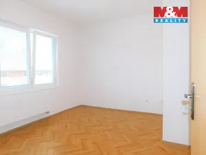 Pronájem bytu 2+1, Cheb, Svobody, 63 m2