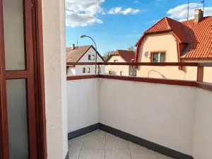 Pronájem bytu 2+kk, Úvaly, nám. Svobody, 55 m2