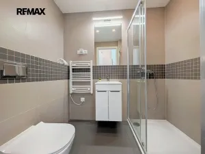 Pronájem rodinného domu, Praha - Březiněves, V křepelkách, 146 m2
