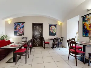Prodej obchodního prostoru, Chrudim, Resselovo náměstí, 121 m2