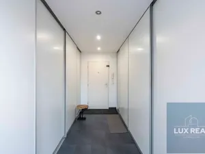 Prodej atypického bytu, Mikulov, Komenského, 164 m2