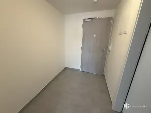 Pronájem bytu 1+kk, Praha - Hloubětín, Poděbradská, 35 m2