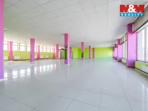 Prodej obchodního prostoru, Žďár nad Sázavou, nám. Republiky, 500 m2