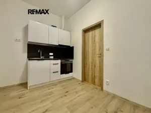 Pronájem bytu 2+kk, Plzeň, Klatovská třída, 50 m2