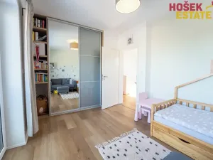 Pronájem rodinného domu, Holubice, 122 m2
