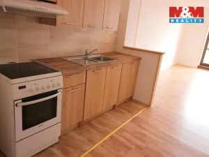 Pronájem bytu 1+1, Jaroměř, nám. Československé armády, 50 m2