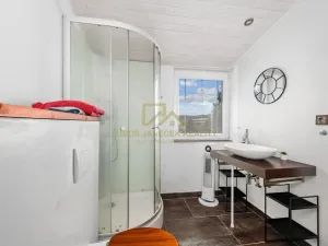 Prodej rodinného domu, Černá v Pošumaví, 210 m2
