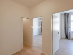 Pronájem bytu 1+kk, Praha - Vinohrady, Lucemburská, 30 m2