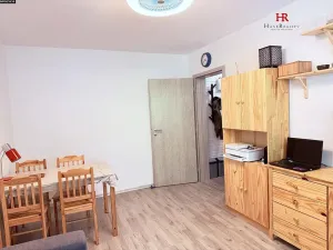 Prodej bytu 2+1, Milovice, Spojovací, 47 m2