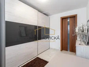 Prodej rodinného domu, Praha - Kolovraty, V Tehovičkách, 521 m2