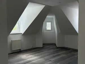 Pronájem bytu 2+1, Karlovy Vary, Moskevská, 60 m2